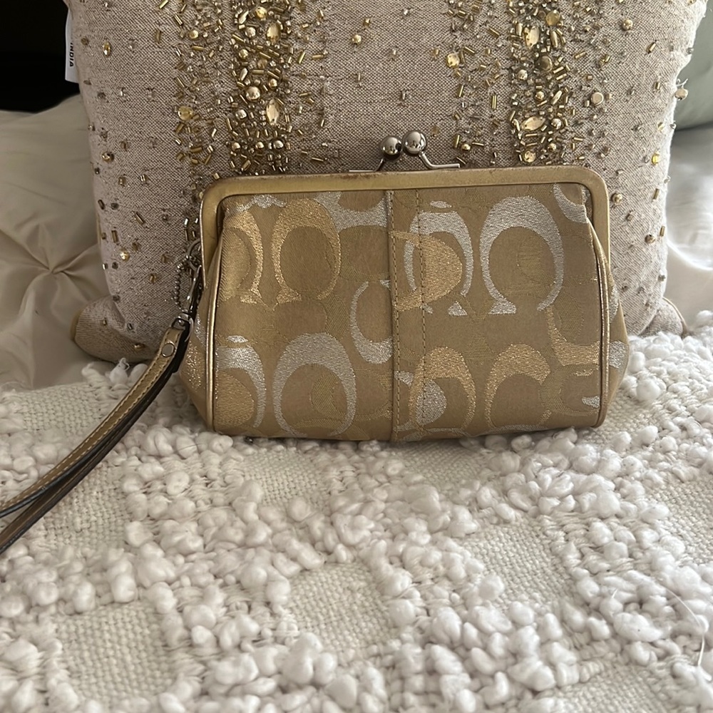 Coach wristlet in good condition.